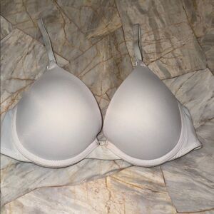 PINK Victoria's Secret Silver Bra